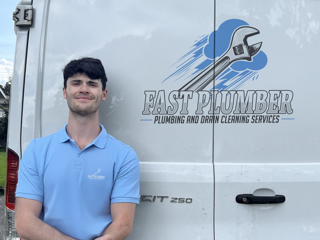 fast plumber near van